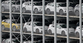 صنعت خودرو اروپا در مسیر چالش‌ها