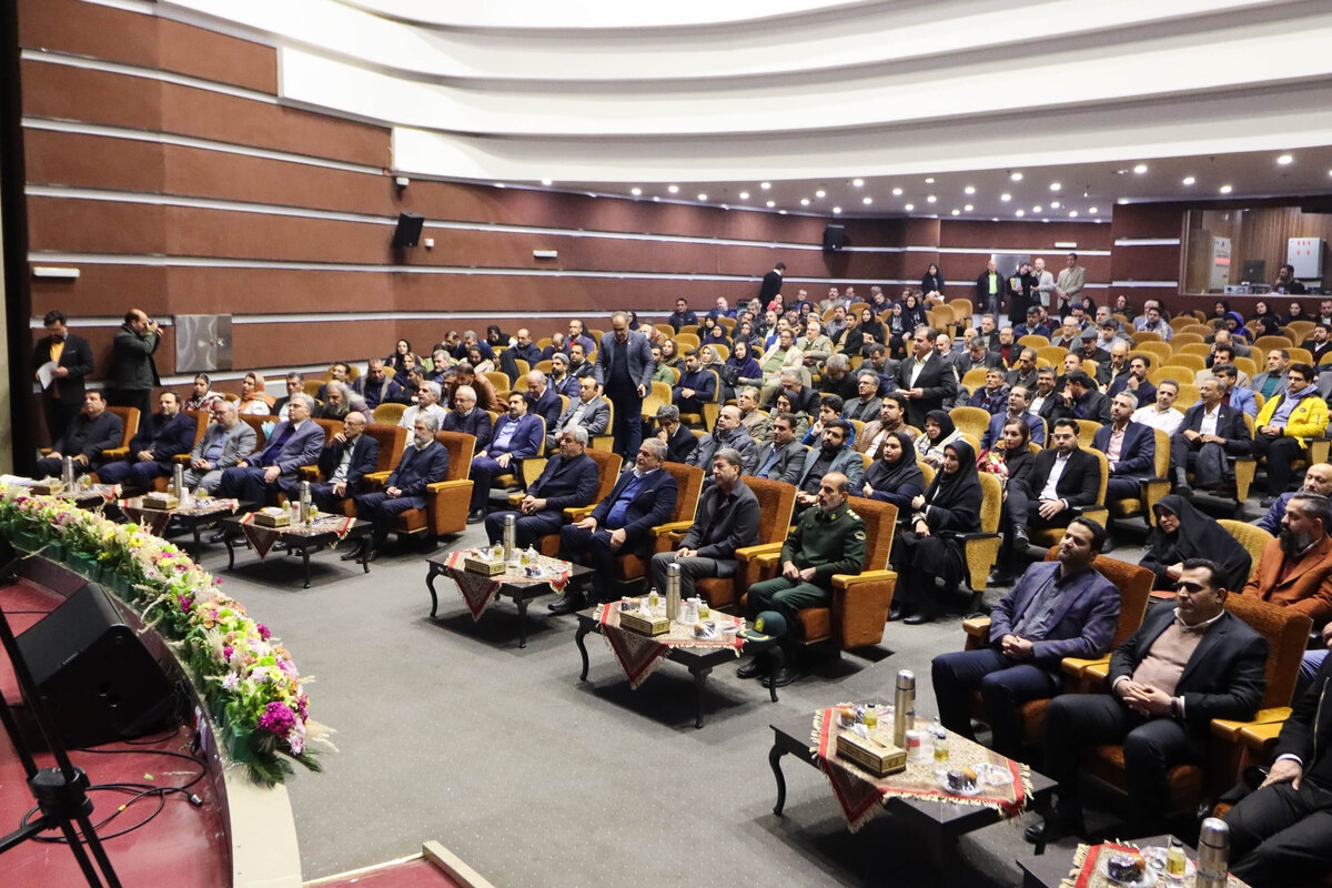 مدیرعامل گروه فولاد مبارکه، کارفرمای پژوهشی برتر استان اصفهان شد