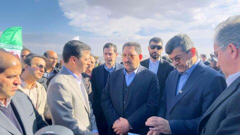 افتتاح نیروگاه۱۰۰ مگاواتی فروغ کویر چادرملو