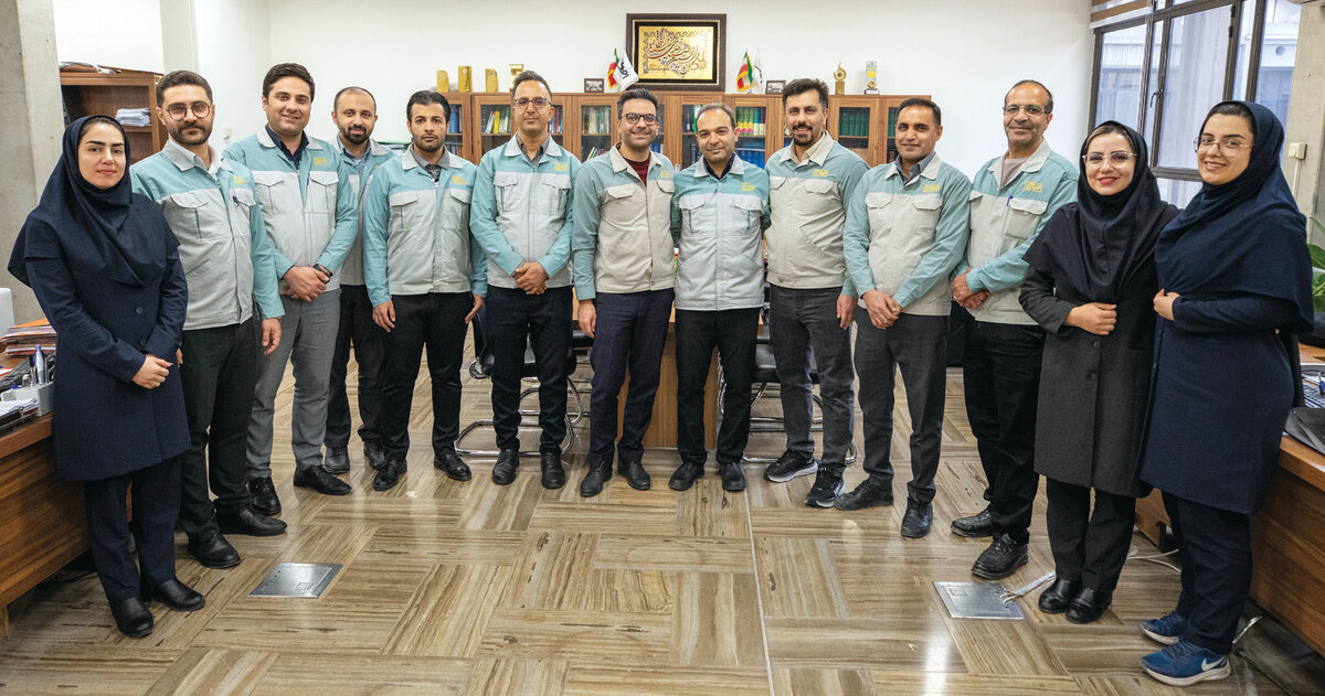 آنچه فضای کاری ما را دلپذیر و کارآمد ساخته صمیمیتی آگاهانه و مسئولانه است