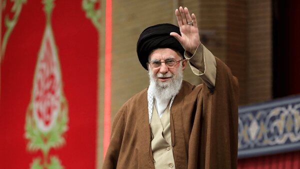 رهبر معظم انقلاب اسلامی به شهادت رسیدند