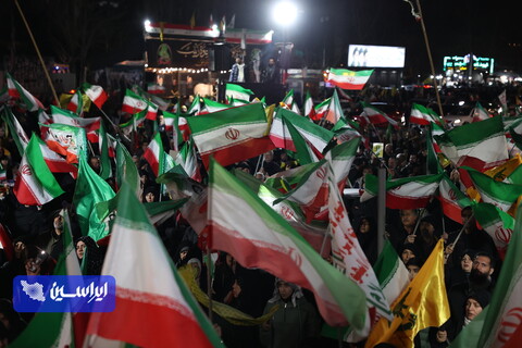 اجتماع مردمی میدان تجریش تهران و گرامیداشت شهدای مدرسه شجره طیبه میناب