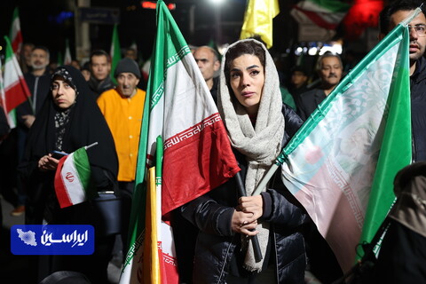 اجتماع مردمی میدان تجریش تهران و گرامیداشت شهدای مدرسه شجره طیبه میناب