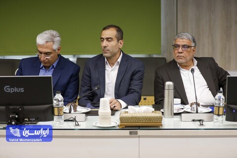 نشست مدیرعامل گروه فولاد مبارکه با مدیران عامل هلدینگ‌های توکا فولاد و آتیه فولاد نقش جهان،