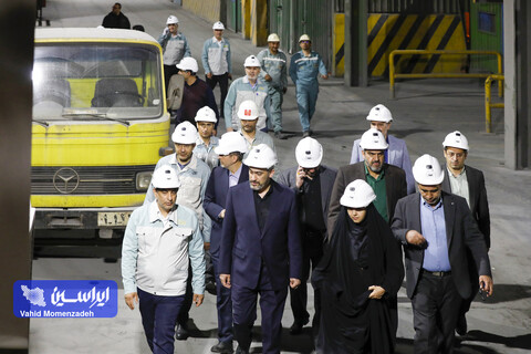 بازدید وزیر اقتصاد از فولادمبارکه