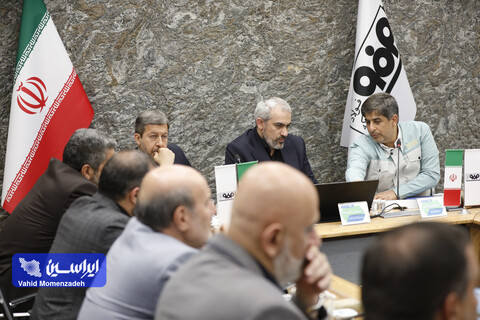 بازدید وزیر اقتصاد از فولادمبارکه