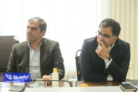 نشست مدیرعامل فولادمبارکه با اعضای کمیسیون صنایع و معادن مجلس