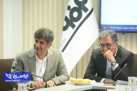 نشست مدیرعامل فولادمبارکه با اعضای کمیسیون صنایع و معادن مجلس