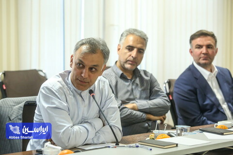 نشست مدیرعامل فولادمبارکه با اعضای کمیسیون صنایع و معادن مجلس
