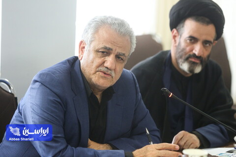 نشست مدیرعامل فولادمبارکه با اعضای کمیسیون صنایع و معادن مجلس
