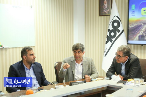نشست مدیرعامل فولادمبارکه با اعضای کمیسیون صنایع و معادن مجلس