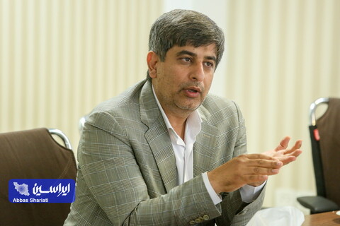 نشست مدیرعامل فولادمبارکه با اعضای کمیسیون صنایع و معادن مجلس
