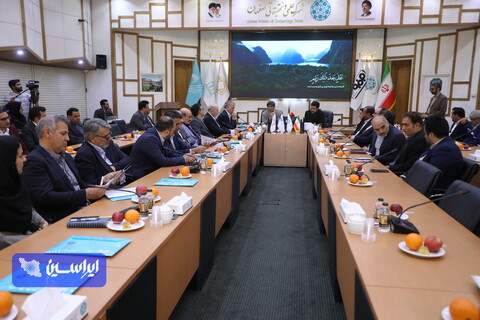 نشست مدیرعامل گروه فولاد مبارکه با حضور ۵۰ شرکت دانش‌بنیان و فناور