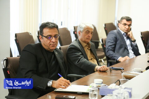 نشست مدیرعامل گروه فولاد مبارکه با انجمن قطعه سازان