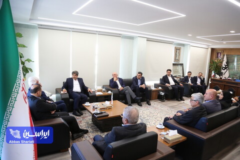 نشست مدیرعامل گروه فولاد مبارکه با انجمن قطعه سازان