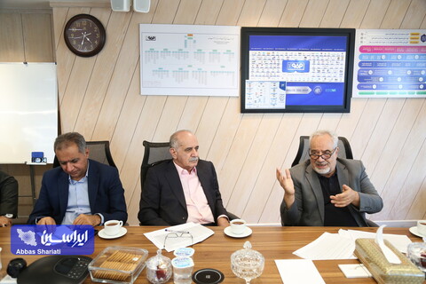 نشست مدیرعامل گروه فولاد مبارکه با انجمن تولید کنندگان لوله های قطور