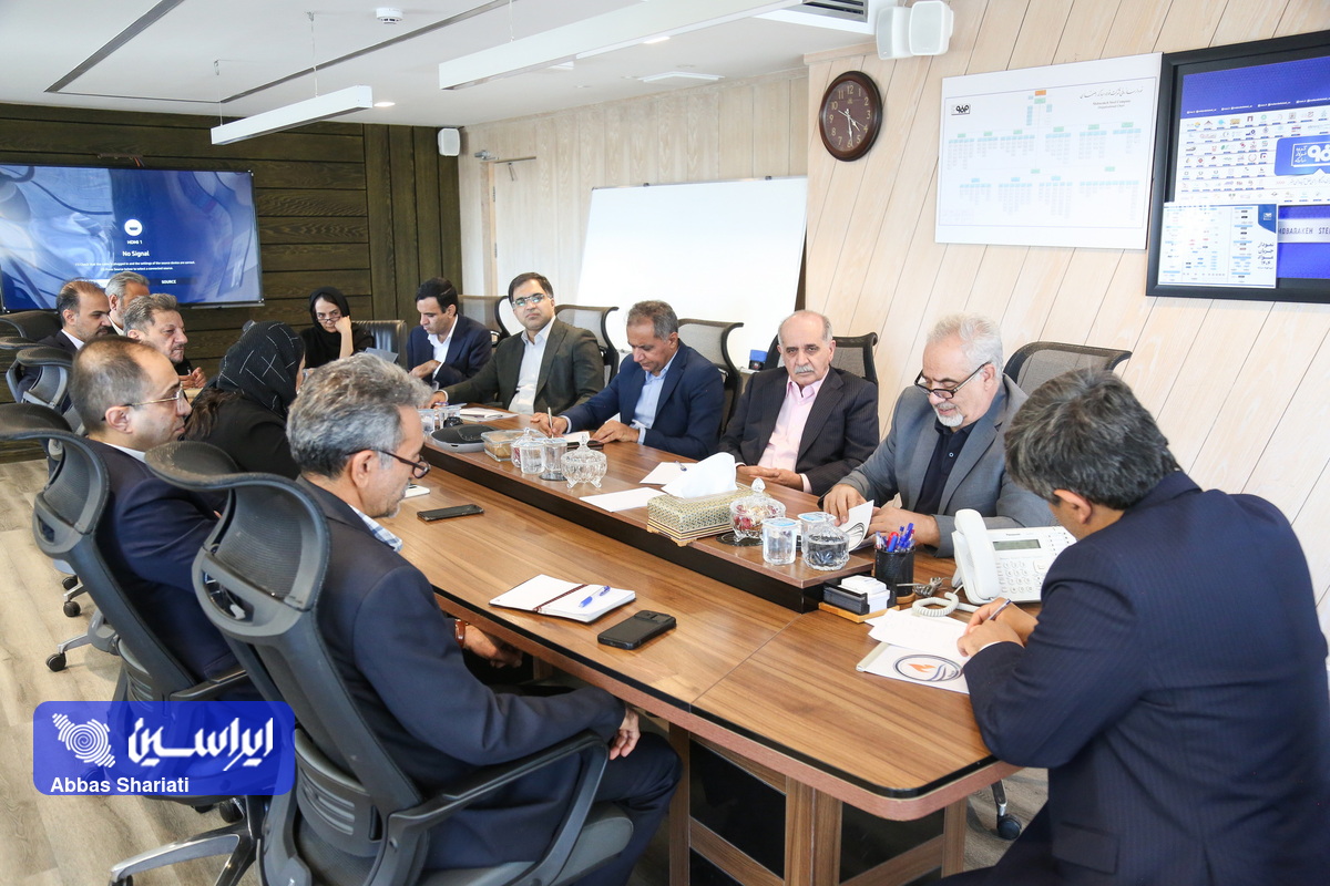 هیچ قصدی برای انحصار واردات نداریم/ تمام ظرفیت فولاد مبارکه در خدمت بازگرداندن آرامش به بازار