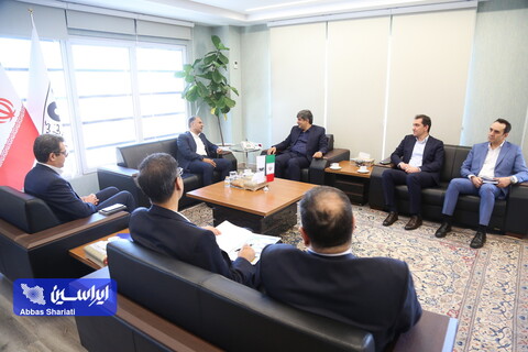 نشست مدیرعامل گروه فولاد مبارکه با مدیرعامل بانک تجارت