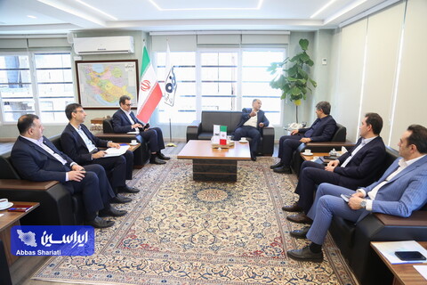نشست مدیرعامل گروه فولاد مبارکه با مدیرعامل بانک تجارت