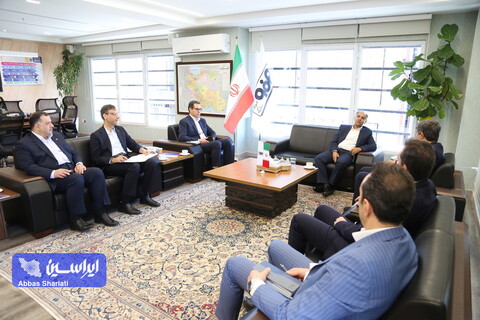 نشست مدیرعامل گروه فولاد مبارکه با مدیرعامل بانک تجارت