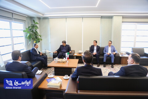 نشست مدیرعامل گروه فولاد مبارکه با مدیرعامل بانک تجارت
