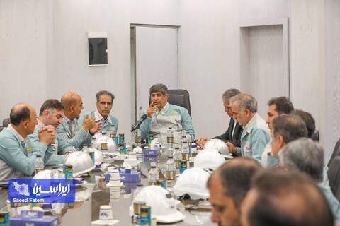 بازدید دکتر زرندی مدیر عامل گروه فولاد از نواحی آهن سازی و فولادسازی