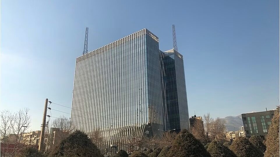 عظمت به بورس ایران بازگشت