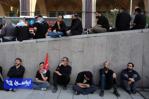 روز اول مراسم وداع با رهبر شهید در مصلی تهران