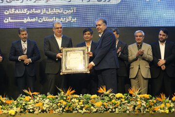 روایت پیشتازی فولاد مبارکه در ویترین صادرات