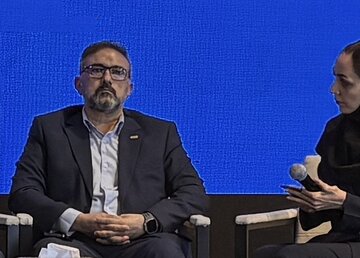 سهم ۶۰ درصدی ریل در تأمین ۱۵ میلیون تن مواد اولیه فولاد مبارکه